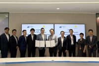 Dari kiri kekanan: Mr. Gokula Krishnan, Mr. Saurabh Bhandari, Mr. Kazuyuki Ito, Mr. Joseph Lee, Mr. Yousuke Ishii, Mr. Nobuyoshi Miyasaka, Prof. Yeo Yee Chia, Mr. Chay Kin Wah, Prof. Reginald Tan, Dr. Sun Sumei, Mr. Lim Li-Wei, Ms. Radiana Soh