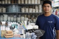 Stok kemasan sering kosong? 😱 Jangan biarkan jualanmu berhenti! Dengan Trifinity, kebutuhan sendok, gelas, hingga thinwall selalu siap sedia. Solusi logistik praktis untuk bisnismu! 🍱✨